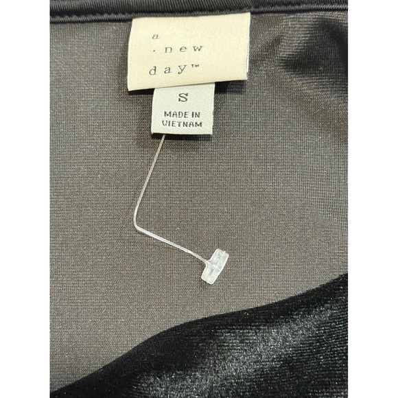 A New Day Ruched Velvet Top Womens Small Black Short Sleeve Boat Neck Gothic - Picture 5 of 10